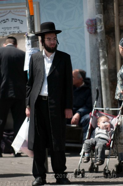 20100409_113655 D300.jpg - Man waiting to cross street, Mea Shearim